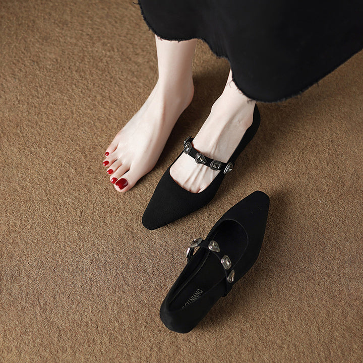 حذاء مسطح مدبب بحزام مزخرف - زويانريت