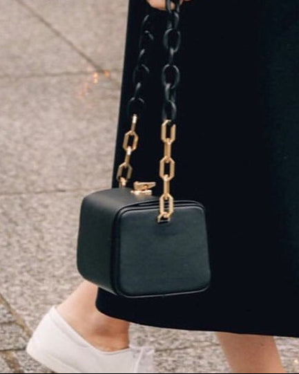 box-shaped leather crossbody bag with gold clasp – LIVILTA