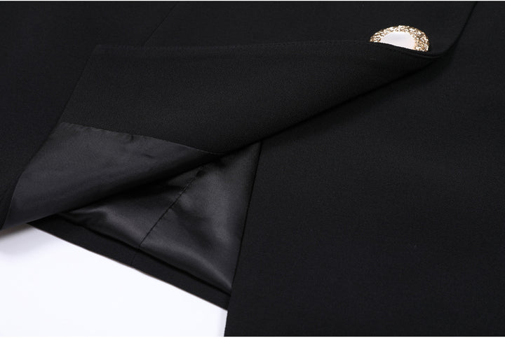 فستان قصير بأكمام طويلة وفتحة رقبة متباينة وأزرار لؤلؤية – سيرينانفو