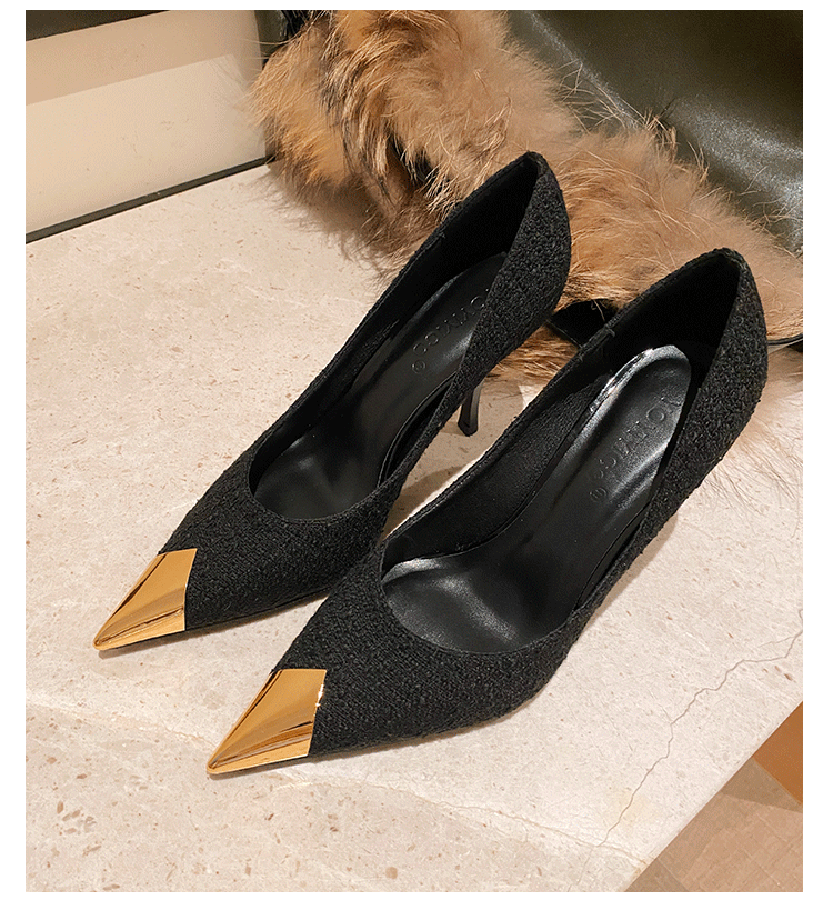 فستان حورية البحر المخملي بأكتاف منتفخة – نوريتلا