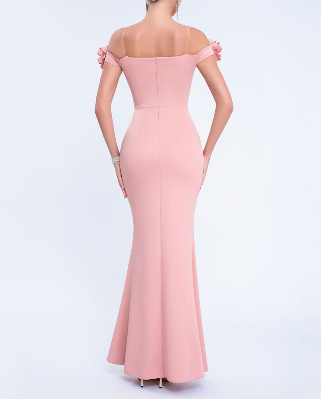 فستان عمودي مكشوف الكتفين بأكمام مزهرة وشق أمامي – أماراكسيا