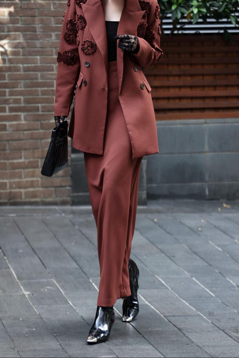 بليزر مزدوج الصدر مع تنورة مصممة خصيصًا – سيينا