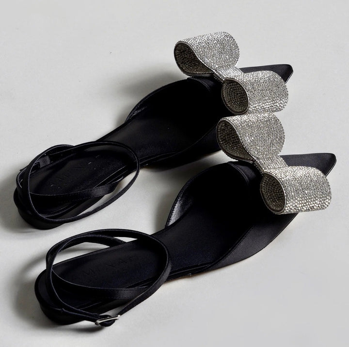 حذاء مسطح بكعب خلفي مدبب من الأمام ومزين بفيونكة كريستالية - جاسيللا