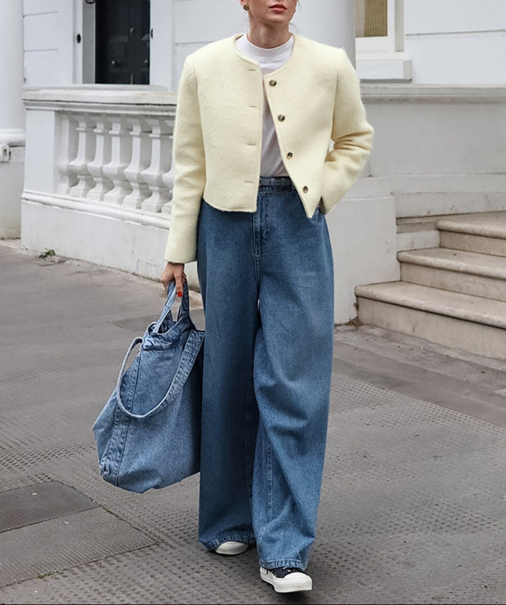 بدلة مصممة خصيصًا بأزرار ذهبية – مارون