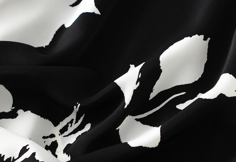 floral A-line midi skirt with monochrome print – ELARA