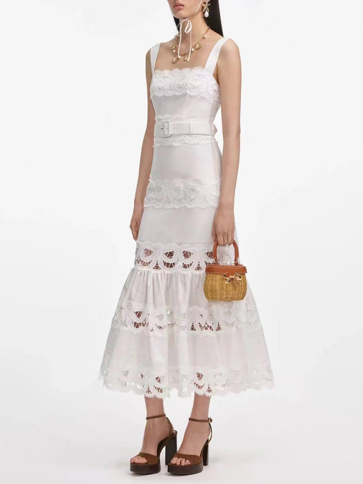 فستان ميدي بدون أكمام مع جزء من الدانتيل وحزام على الخصر – سيليتردو