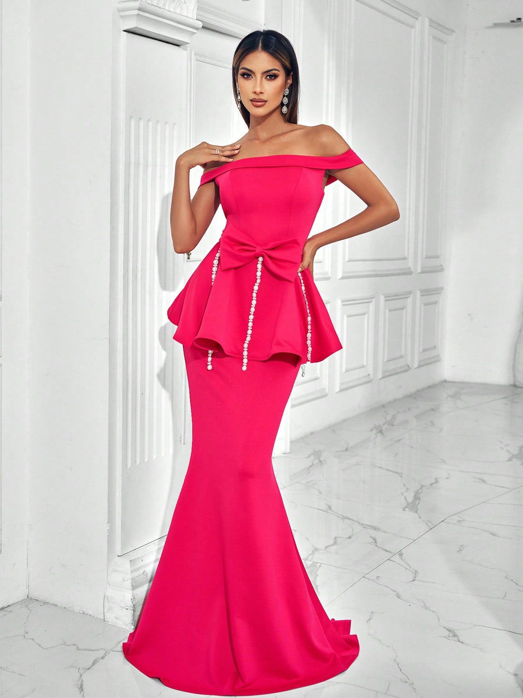 فستان ببلوم مكشوف الكتفين مع تفاصيل فيونكة على الخصر – فيوراكسا