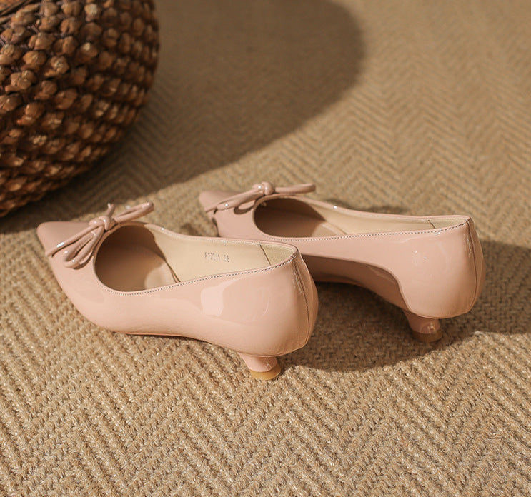 حذاء بكعب مدبب ببراءة اختراع مع تفاصيل فيونكة - أورادلي