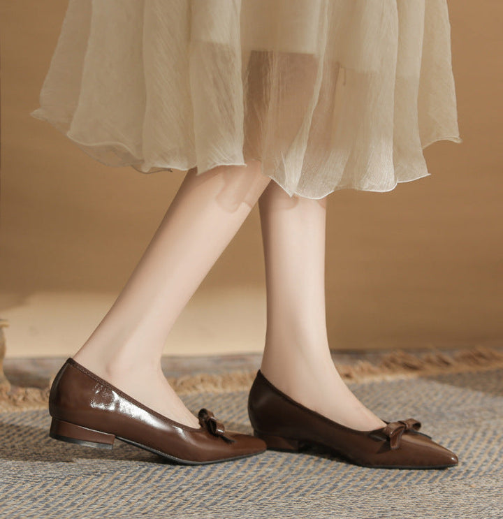 حذاء مسطح مدبب بتفاصيل فيونكة – مايرو