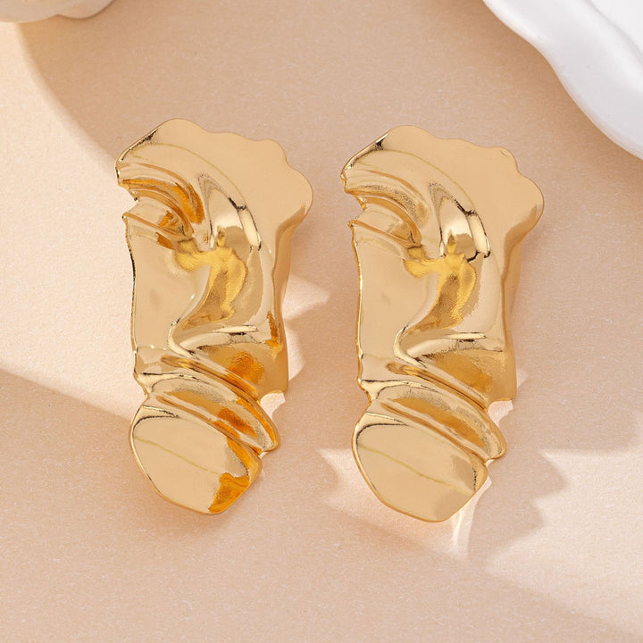 sculptural face-shaped earrings with abstract folds - Lerwa