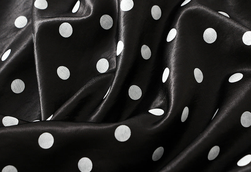 تنورة ساتان متوسطة الطول بنقاط البولكا – نوفا