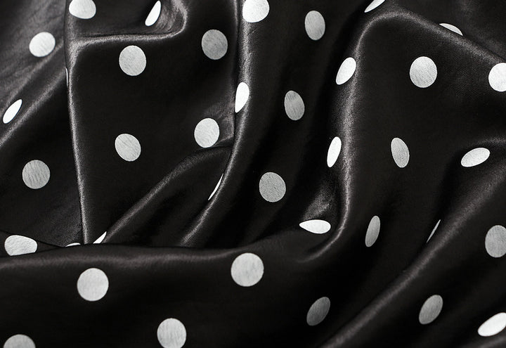 تنورة ساتان متوسطة الطول بنقاط البولكا – نوفا