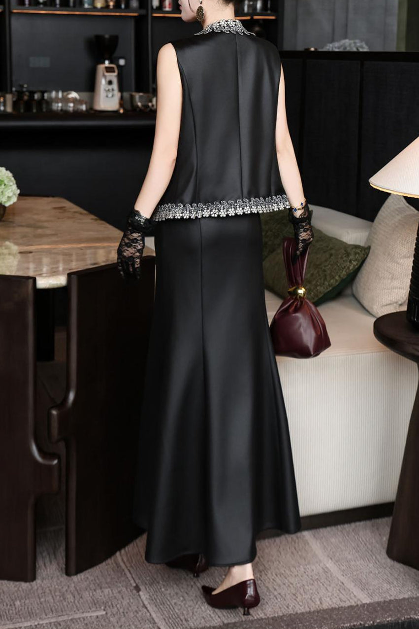 فستان بدون أكمام مُفصّل مع صدرية مُزخرفة مفتوحة من الأمام – داريا