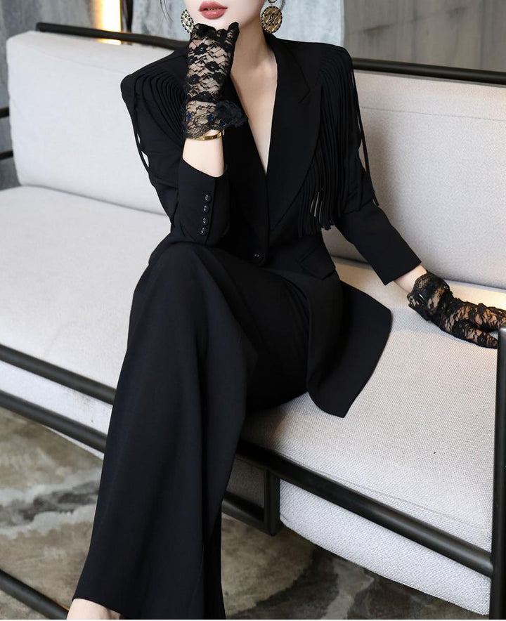 بدلة بليزر منظمة مع هامش مميز – الغراب