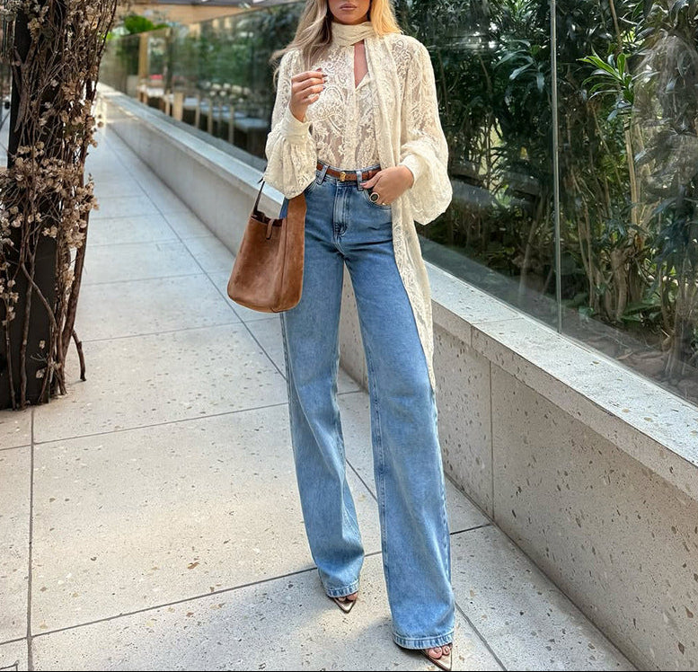 بدلة مصممة خصيصًا بأزرار ذهبية – مارون