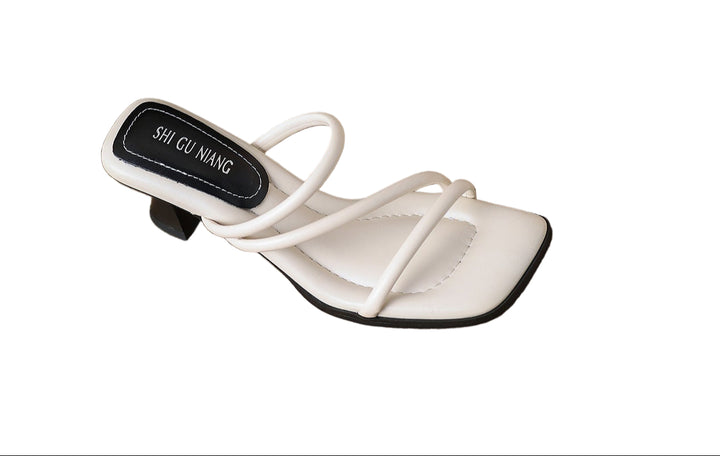 صندل ذو أشرطة ومقدمة مربعة وكعب متوسط ​​– أوريليانلو