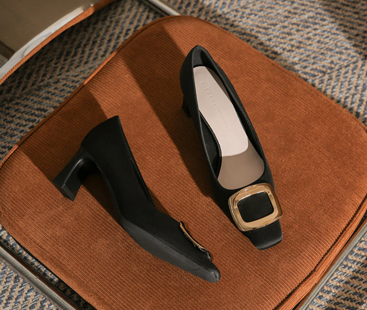 Plissiertes Oberteil mit ausgestellten Ärmeln und Maxirock-Set mit Taillengürtel – Rosiny 