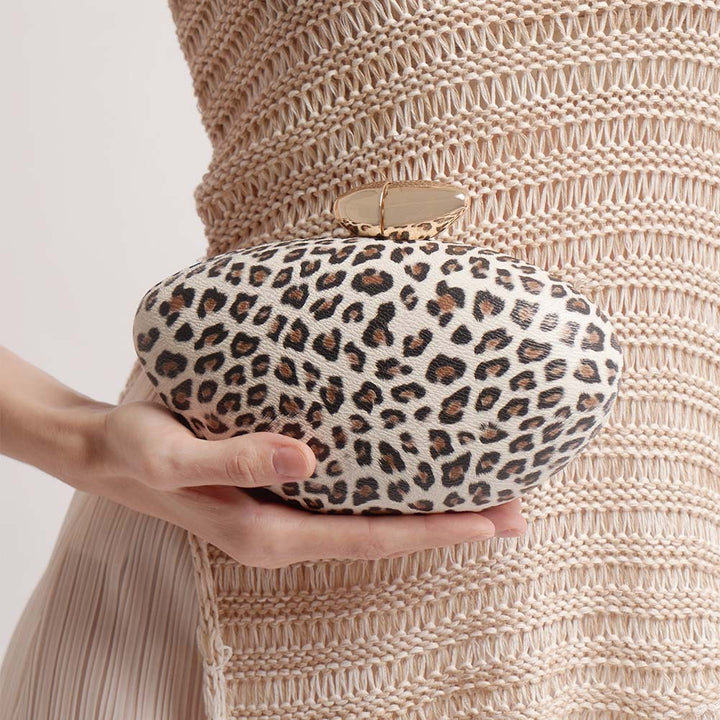 编织藤条手提包，配有双层皮革手柄 – LÉONIE 