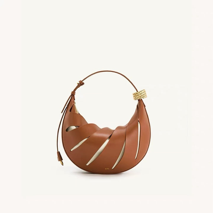 بلوزة مخملية بأكمام طويلة وياقة مزينة – تامر