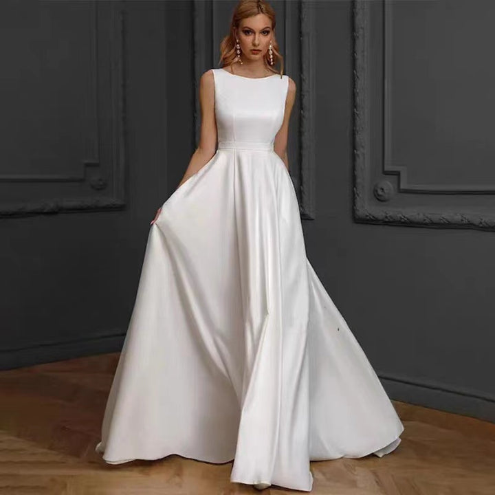 sleeveless ball gown with wide skirt - SERENDA
