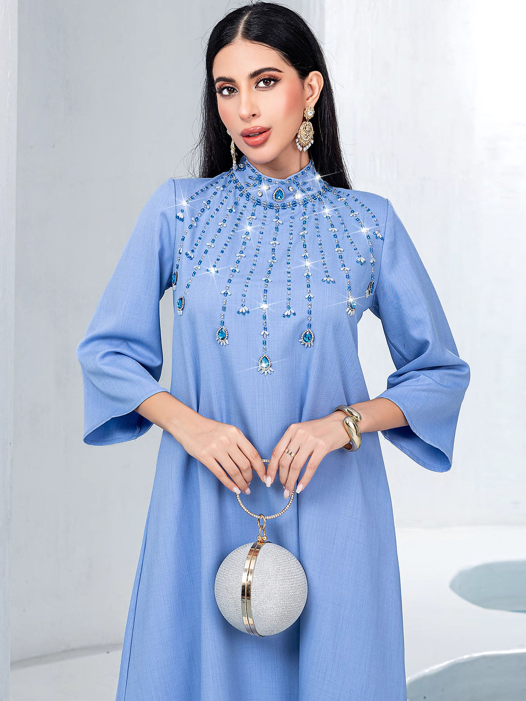 costume évasé sur mesure avec manches bouffantes en satin – VALENCIA 