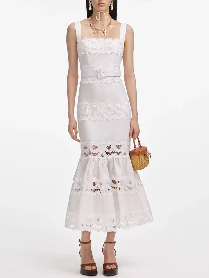 فستان ميدي بدون أكمام مع جزء من الدانتيل وحزام على الخصر – سيليتردو