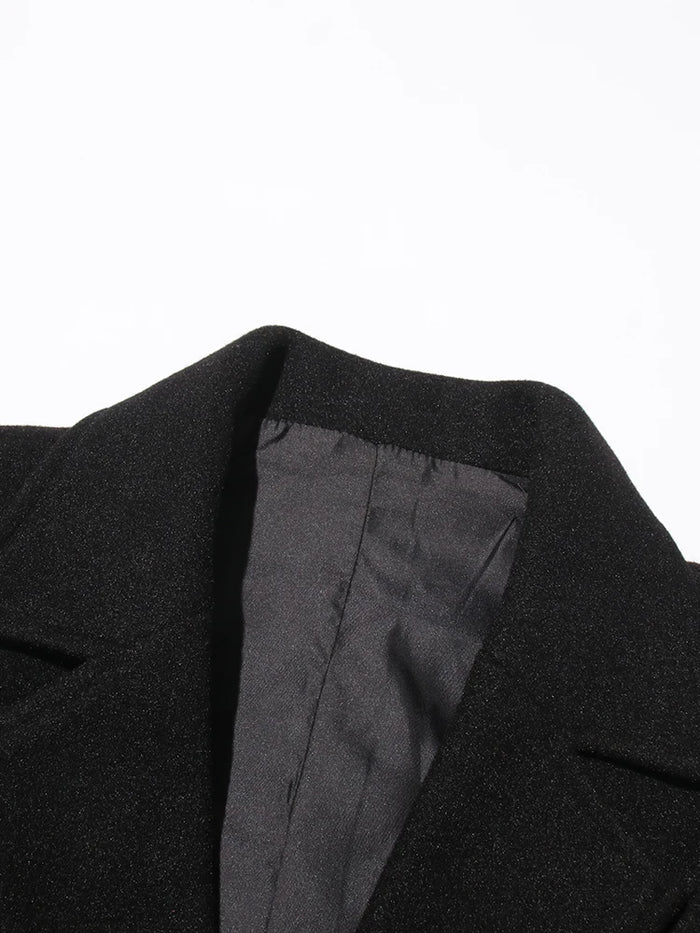 بليزر أنيق ذو تصميم محكم وتفاصيل بسحاب مع قصة مصممة بدقة - بوميفا