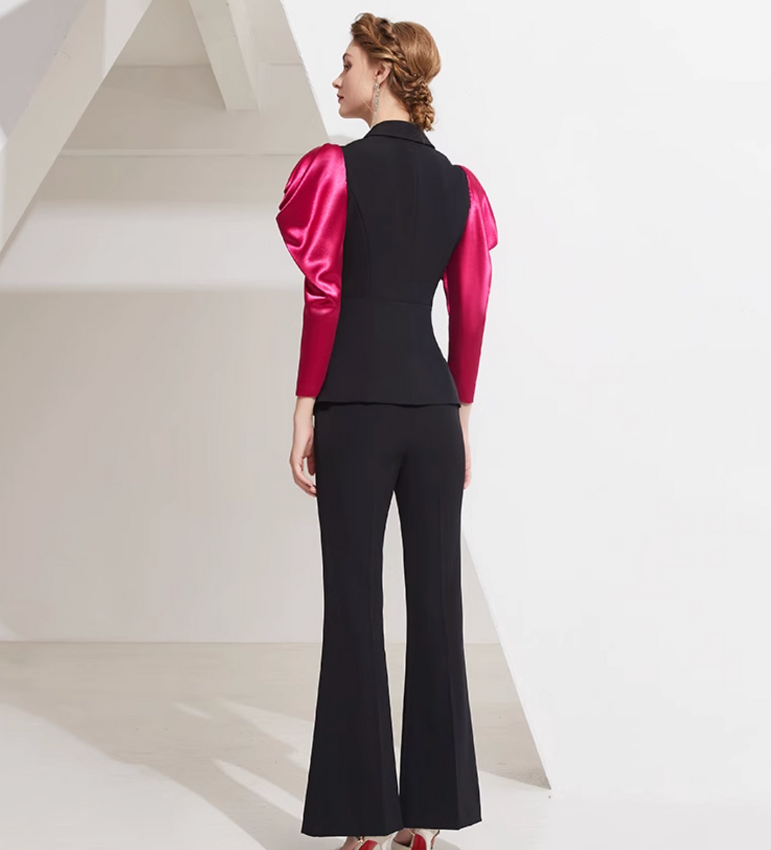 maßgeschneiderter Schlaganzug mit Satin-Puffärmeln – VALENCIA 