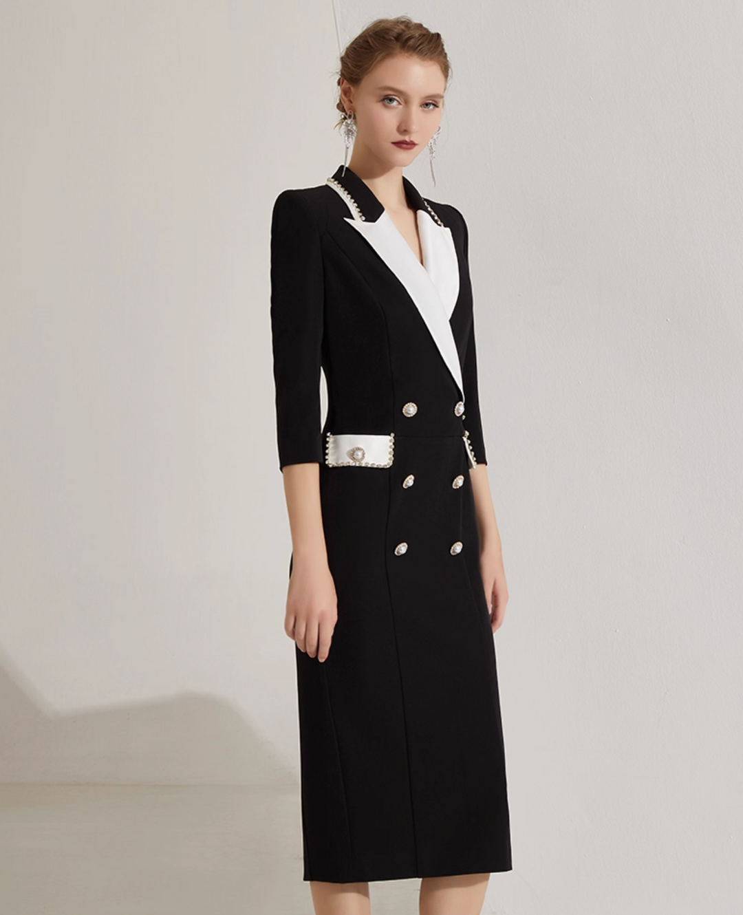 op maat gemaakte flare-pak met satijnen pofmouwen – VALENCIA 