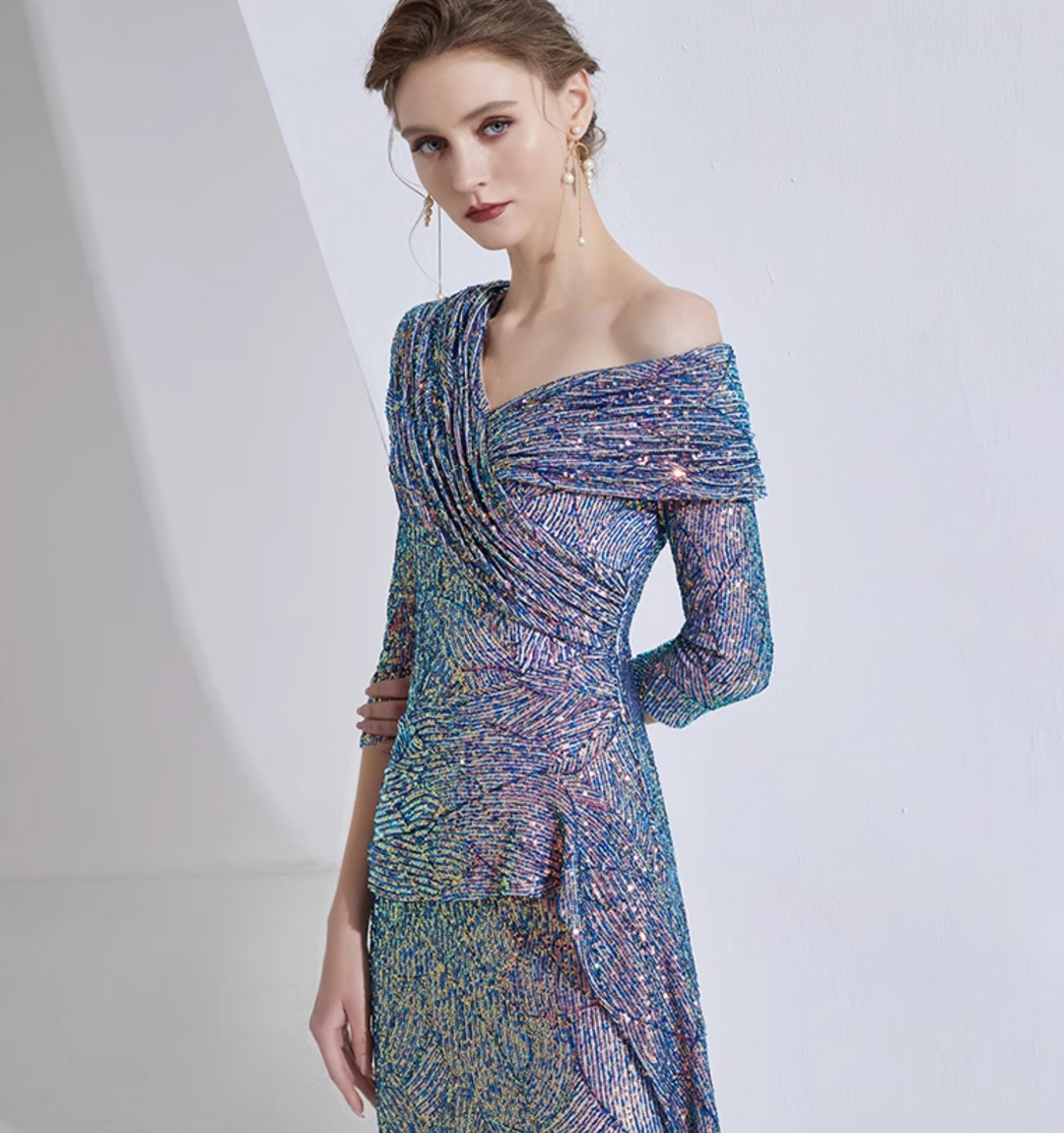 فستان ميدي مكشوف الكتفين مزين بالترتر مع صدّار منسدل – بريق