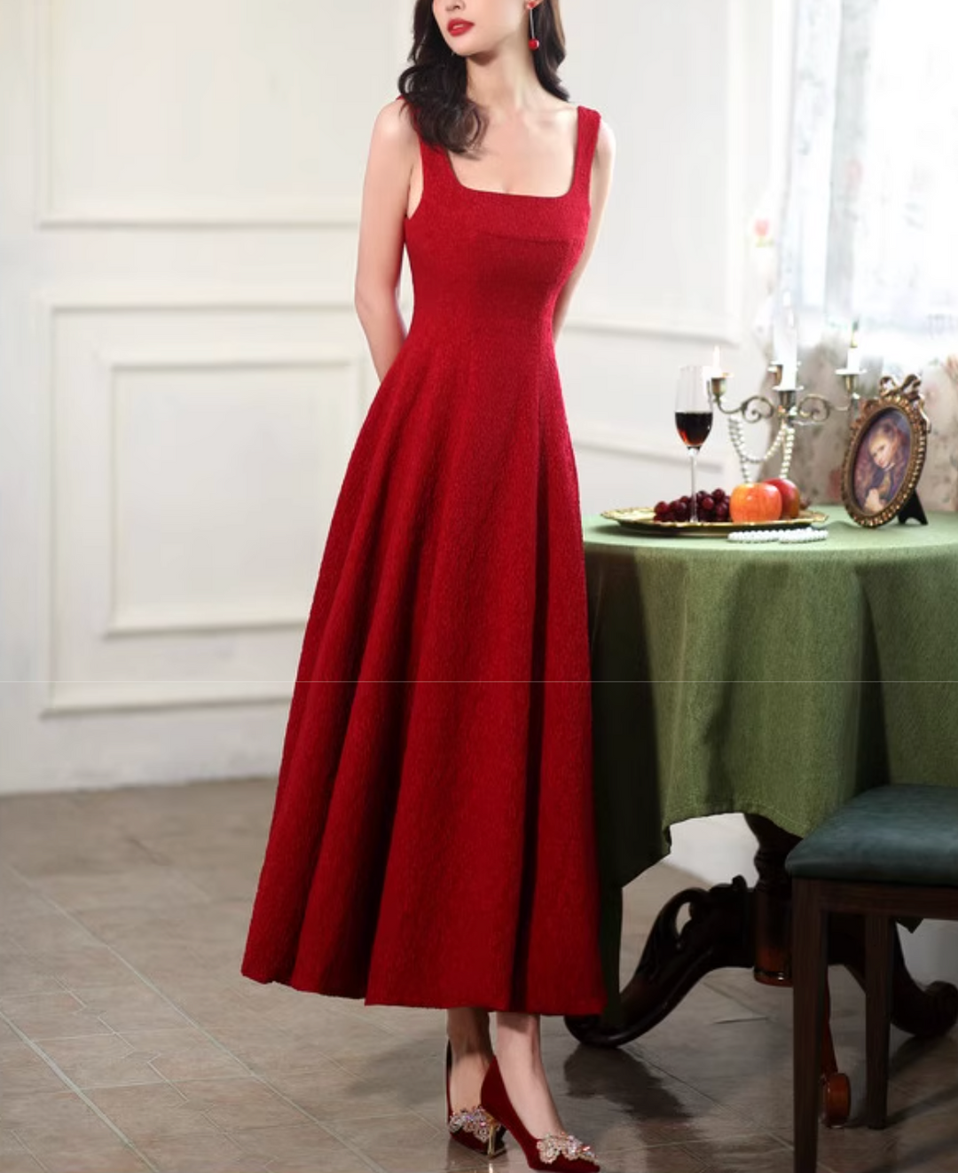 sleeveless A-line gown with square neckline – RUBINA