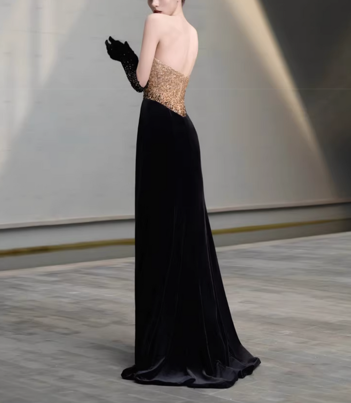 فستان مخملي بدون حمالات مزين بالكريستال – أوفيليا