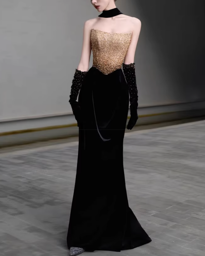 فستان مخملي بدون حمالات مزين بالكريستال – أوفيليا