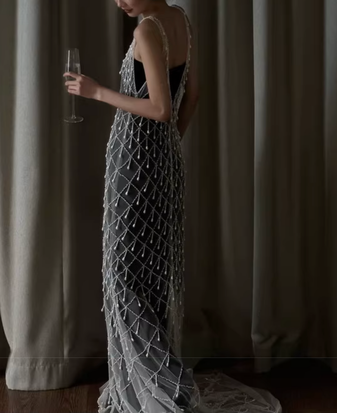 فستان شبكي مطرز بطبقة هندسية – لوسنت