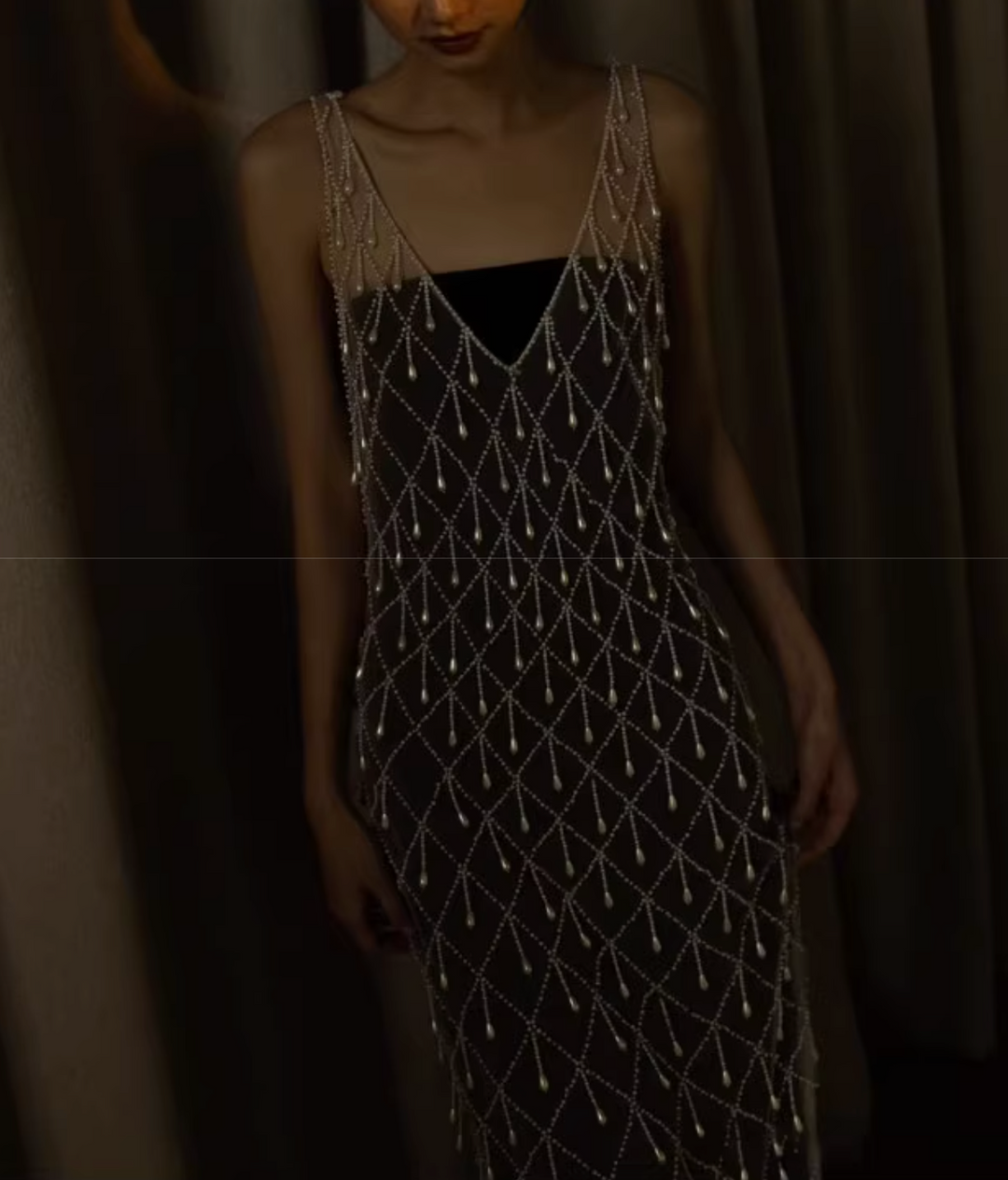 فستان شبكي مطرز بطبقة هندسية – لوسنت