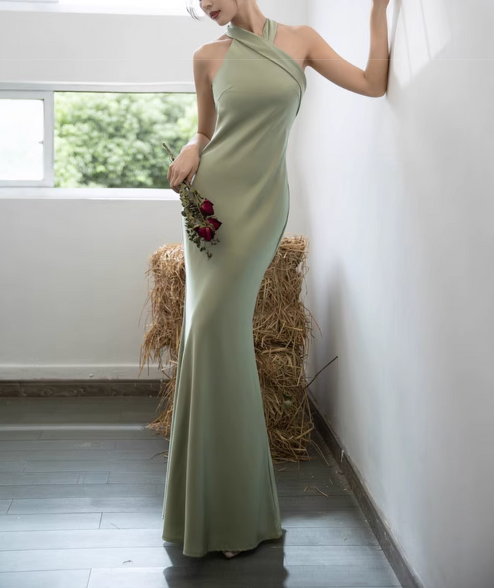 halter neck mermaid gown with cross-strap detail – SAGIIE