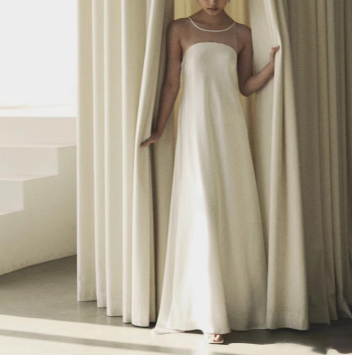 فستان ساتان بفتحة رقبة شفافة – زيلين