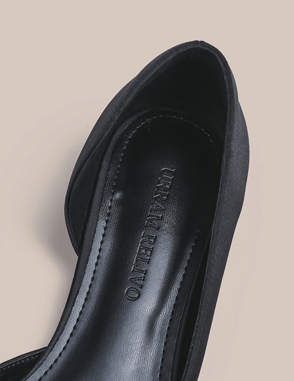 حذاء بكعب عالٍ بنقشة جلد النمر وكعب ستيليتو ذهبي – أريا