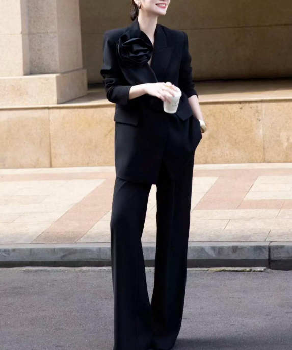 structured suit with oversized floral appliqué – PETAL