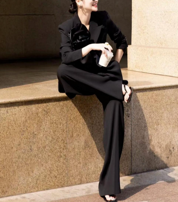 structured suit with oversized floral appliqué – PETAL