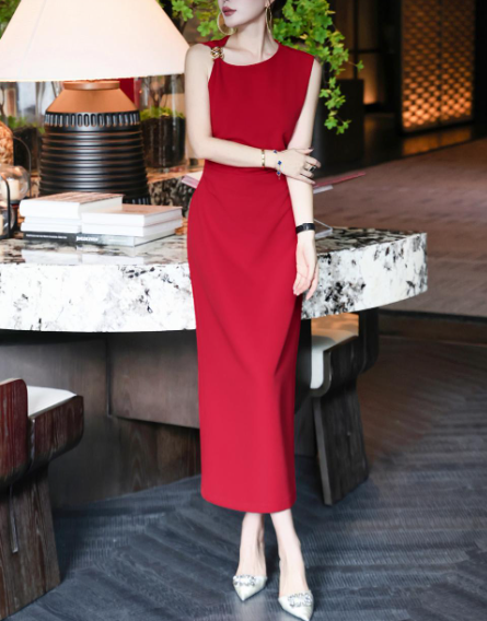 بدلة تنورة ببلوم مع حواف متباينة – نوار