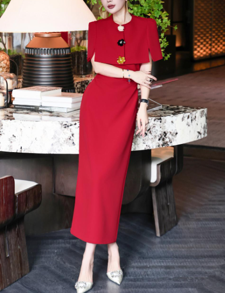 بدلة تنورة ببلوم مع حواف متباينة – نوار