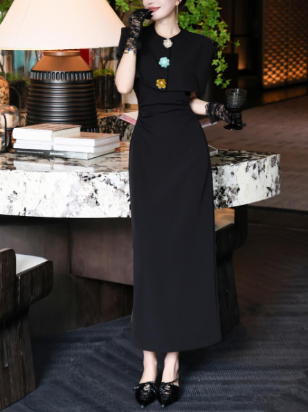 بدلة تنورة ببلوم مع حواف متباينة – نوار