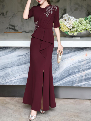 embroidered peplum gown with front slit – MERLOT