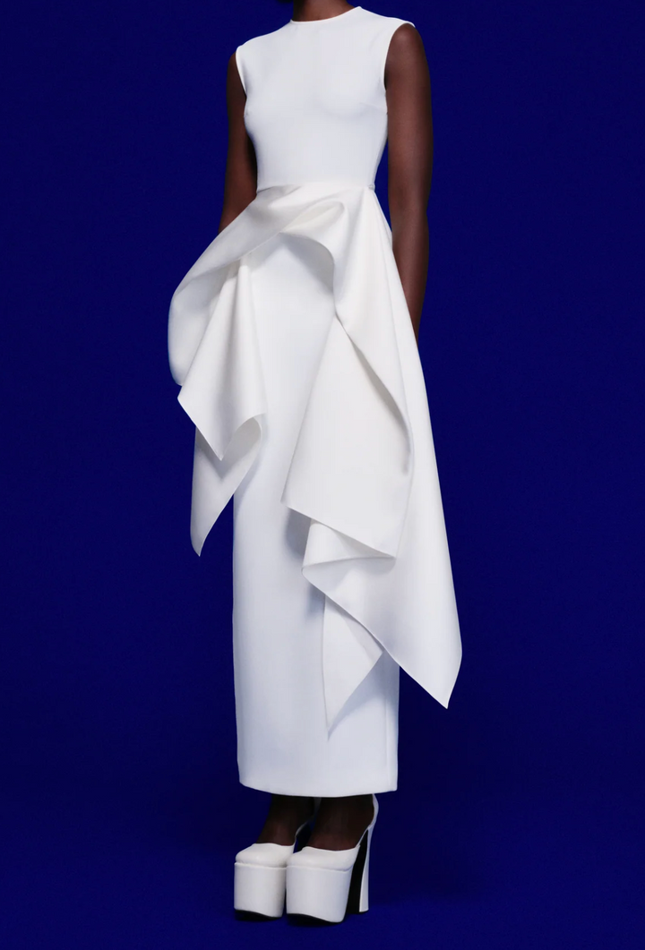 فستان عمودي بدون أكمام مع دثار جانبي منحوت – أورورا