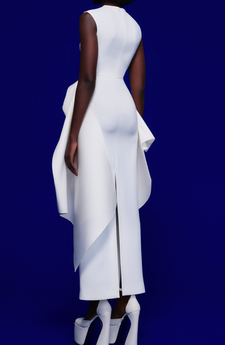 فستان عمودي بدون أكمام مع دثار جانبي منحوت – أورورا