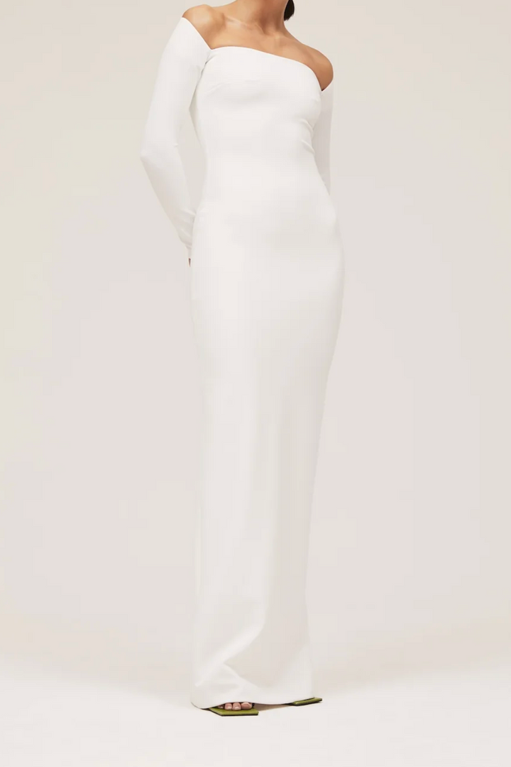 فستان عمودي بكتف واحد وأكمام طويلة ملائمة – ايفوريا