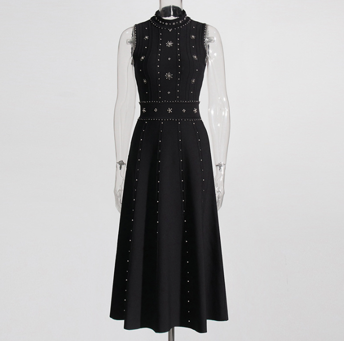 سترة مصممة خصيصًا بخصر بإبزيم وأكمام رفيعة - ميرلوت