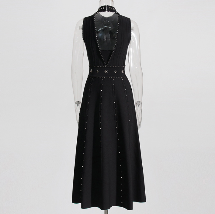 سترة مصممة خصيصًا بخصر بإبزيم وأكمام رفيعة - ميرلوت