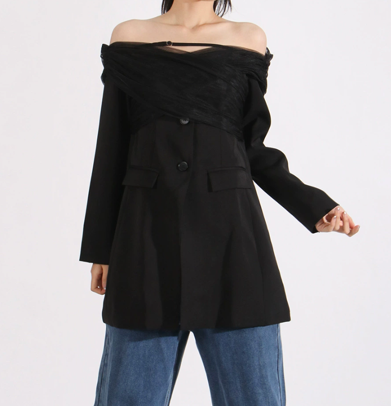 فستان بليزر قصير مكشوف الكتفين مع لفافة من التول – أورورا